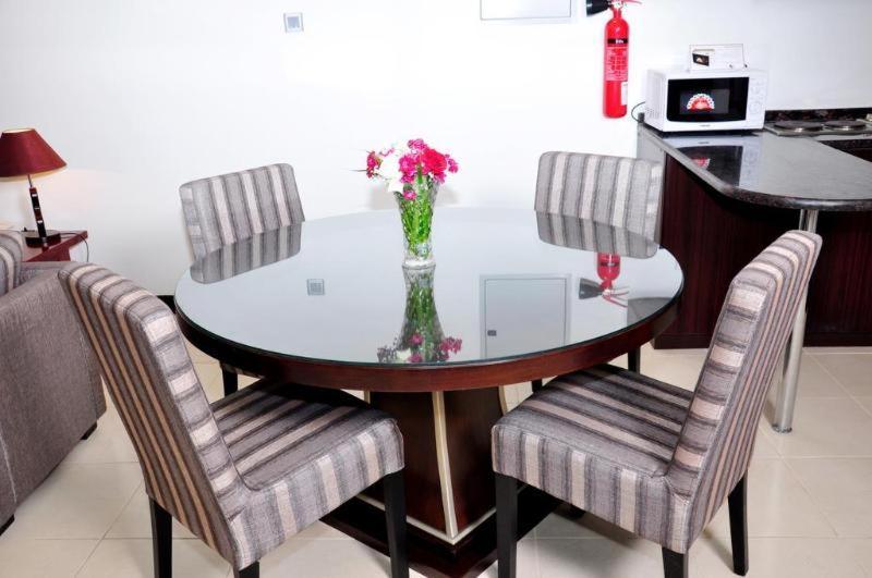 Ewan Ajman Suites Hotel Szoba fotó