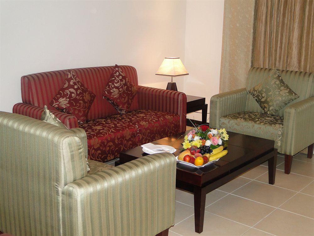 Ewan Ajman Suites Hotel Kültér fotó