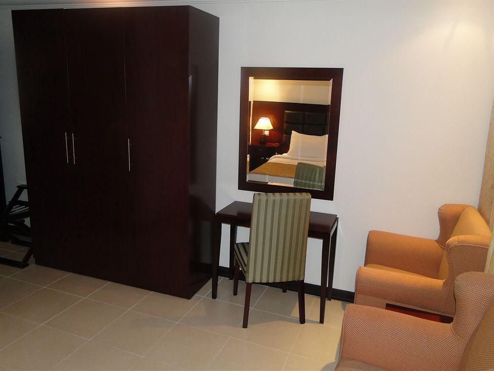 Ewan Ajman Suites Hotel Kültér fotó