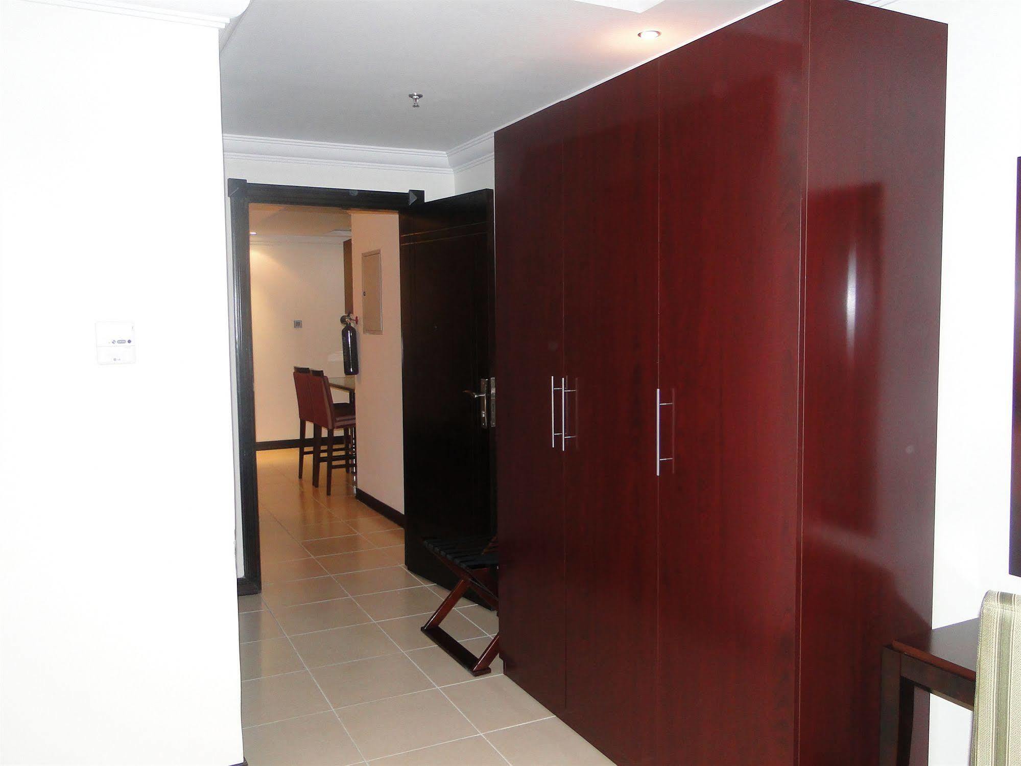 Ewan Ajman Suites Hotel Kültér fotó
